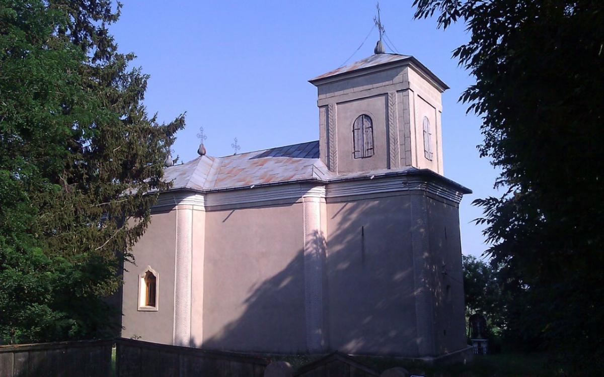 Biserica - vedere exterioară